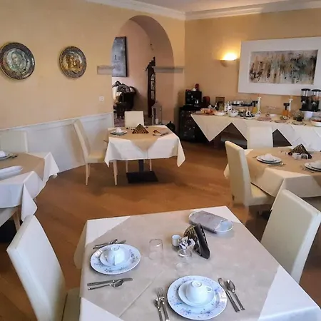 לינה וארוחת בוקר Fiorini