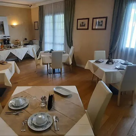 לינה וארוחת בוקר Fiorini Moniga del Garda